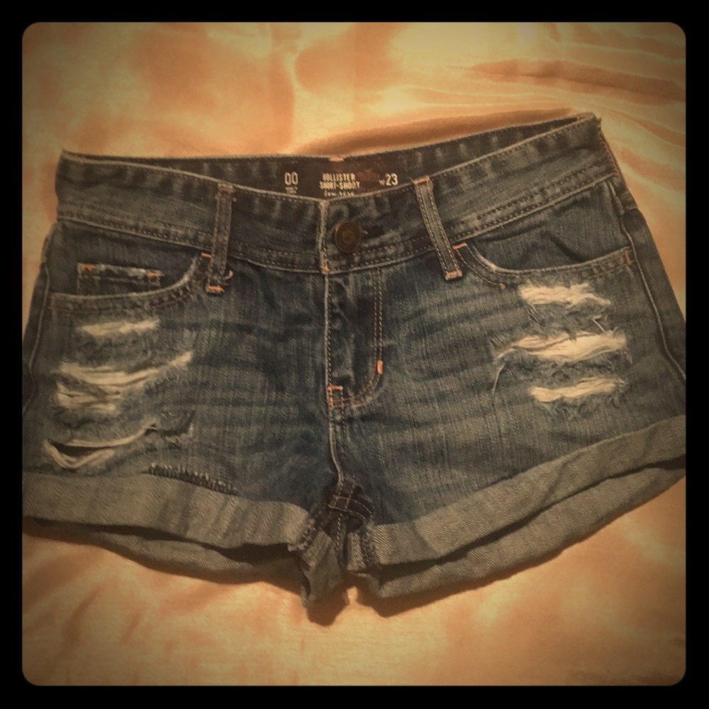 Hollister Short-Short Low Rise Shorts